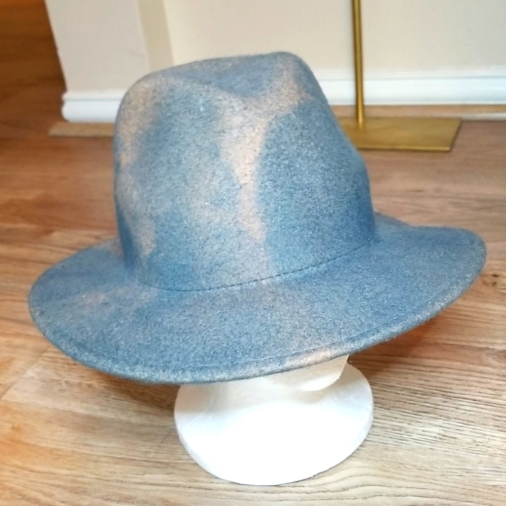 Womens 100% Wool Winter Hat Blue Cream Mix Low Ride